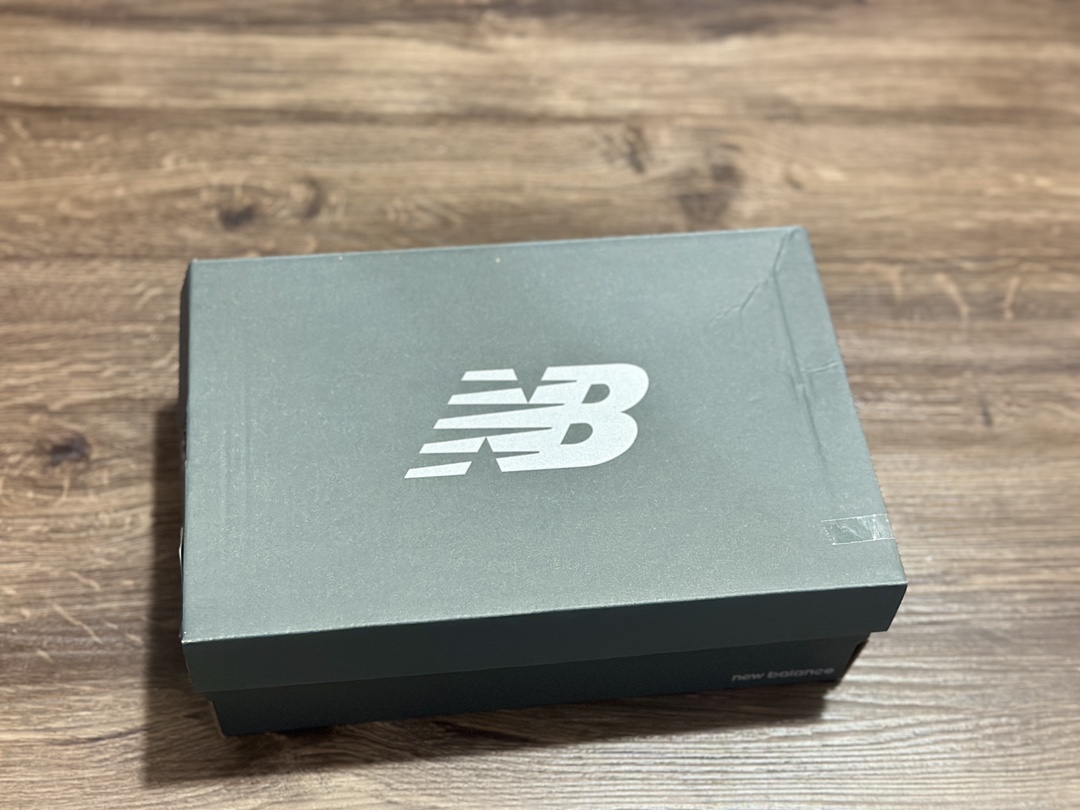 220 New Balance 1906系列复古老爹风休闲运动慢跑鞋 M1906REB