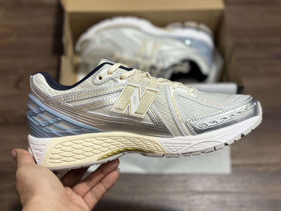 220 New Balance 1906系列复古老爹风休闲运动慢跑鞋  M1906RKC