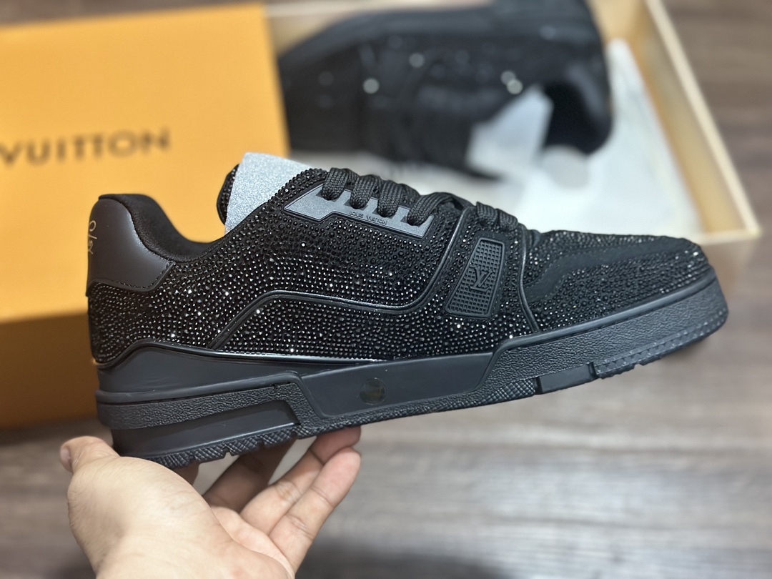 550 广东原装 2023 驴家最新款 LV 板鞋 黑钻石 全新LV路易威登 Sneaker 低帮复古百搭休闲运动文化滑板板鞋