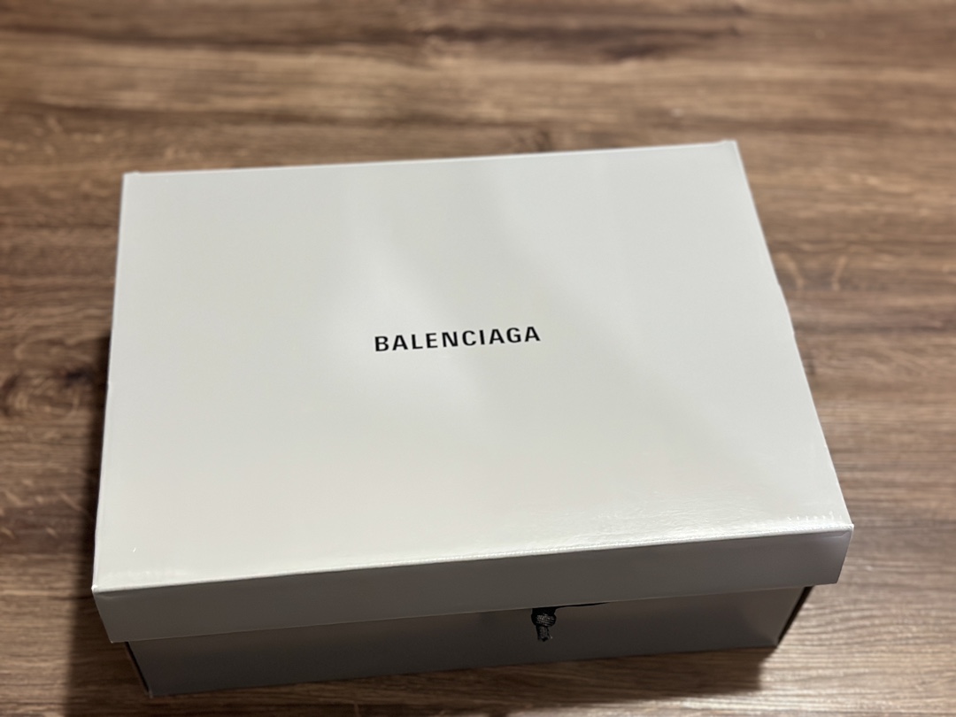 480 Balenciaga/巴黎世家 7 代 复古老爹 海外代购版