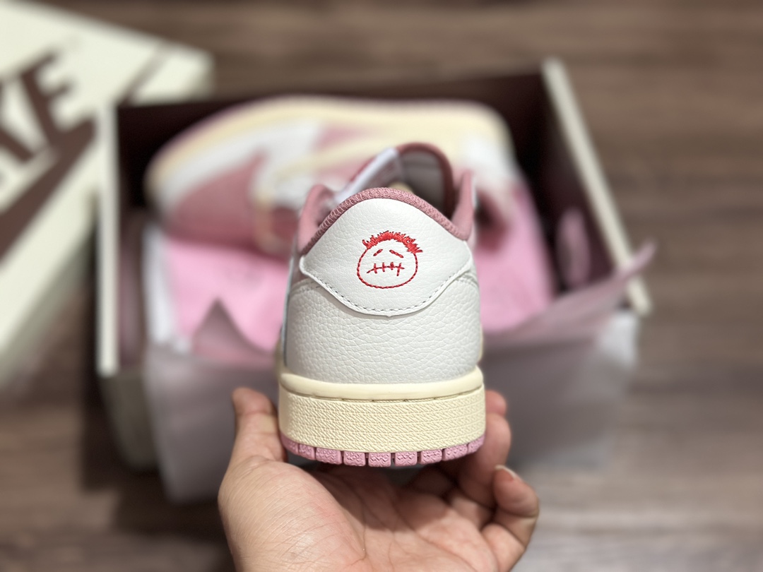 Travis Scott x Air Jordan 1 Low OG AJ1 Jordan 1 Pink Inverted Hook Low Top DM7866-600