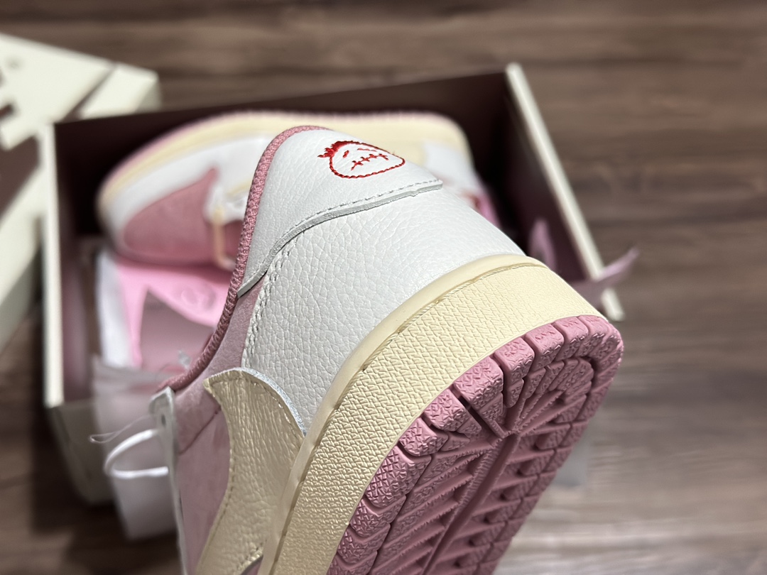 Travis Scott x Air Jordan 1 Low OG AJ1 Jordan 1 Pink Inverted Hook Low Top DM7866-600