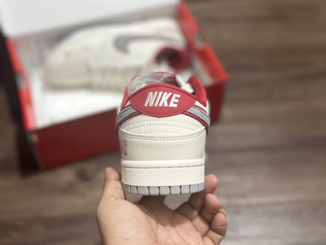 280 NIKE SB Dunk Low 三勾 龙年限定休闲运动鞋 DQ1098-368