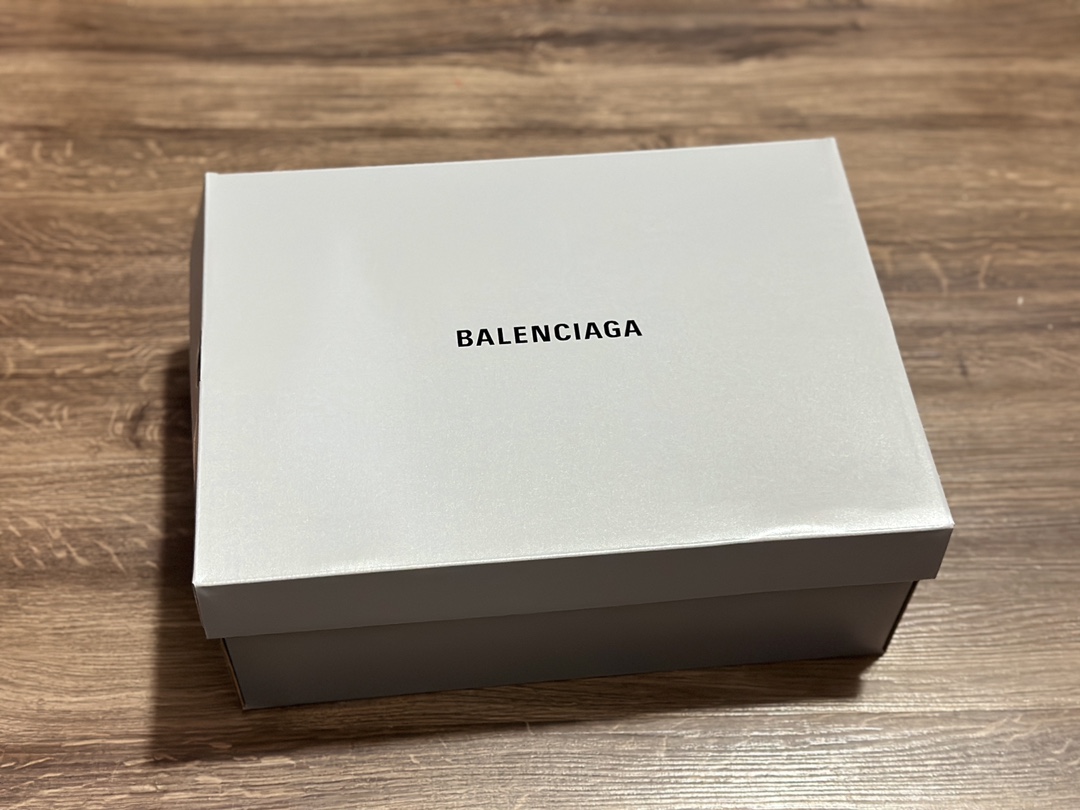 400 巴黎十代 Balenciaga 巴黎世家 做旧 系带Balenciaga Sneaker Tess s.Gomma