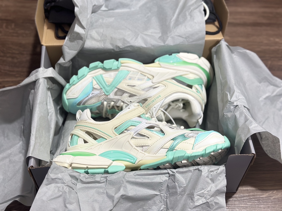 520 Balenciaga Track.2 4.0 巴黎世家四代潮流跑鞋  2011 W3AE23911