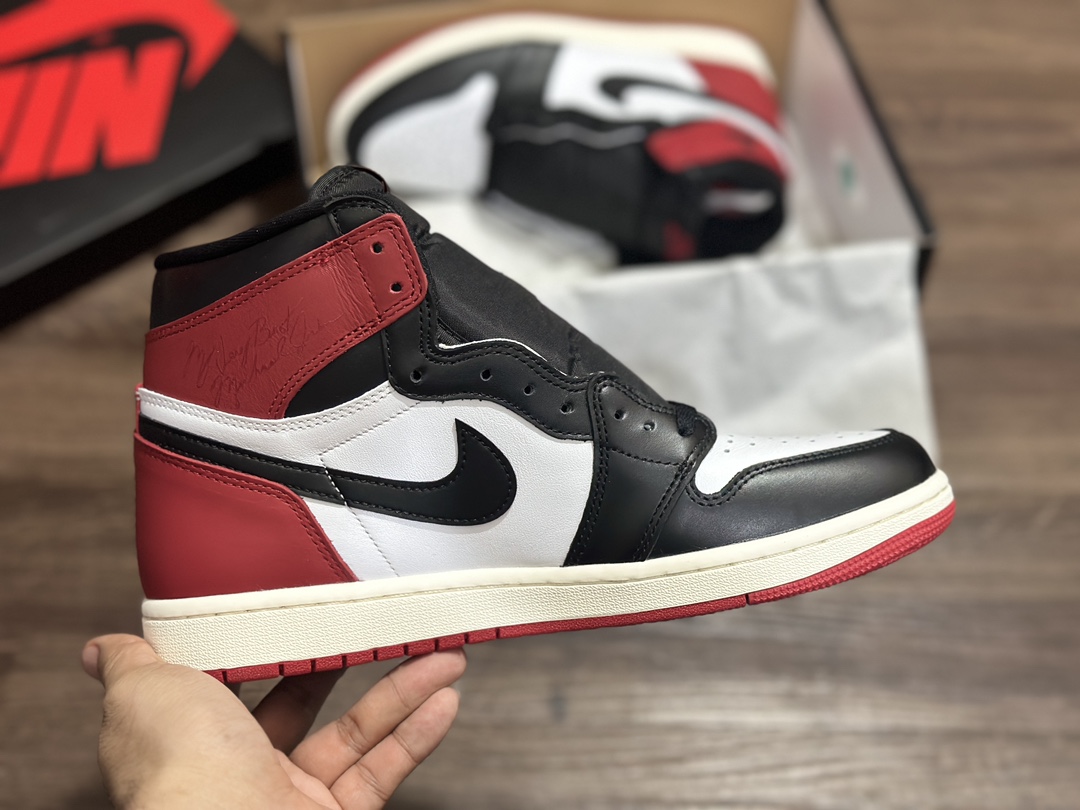 260 Air Jordan 1 Retro "Black Toe Reimagined"MJ签名黑脚趾 DZ5485-106