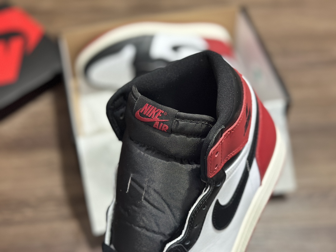 260 Air Jordan 1 Retro "Black Toe Reimagined"MJ签名黑脚趾 DZ5485-106