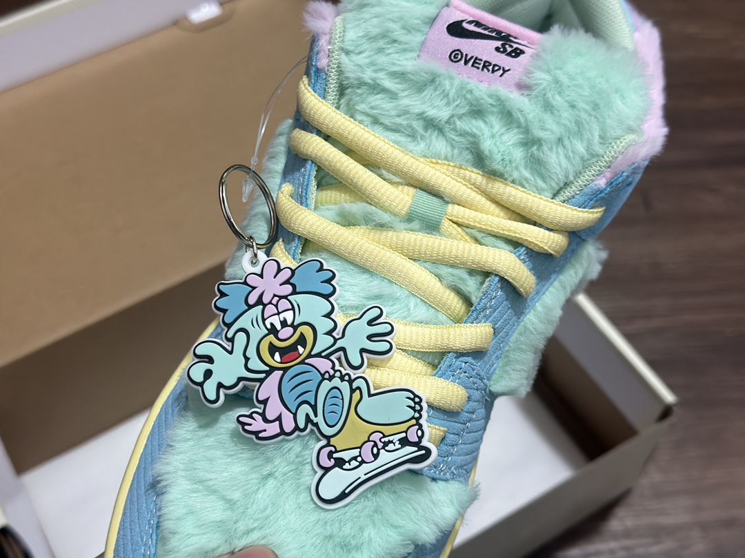 400 Verdy x Nk SB Dunk Low ”Visty” 联名款 毛绒玩具SB低帮休闲板鞋 FN6040-400
