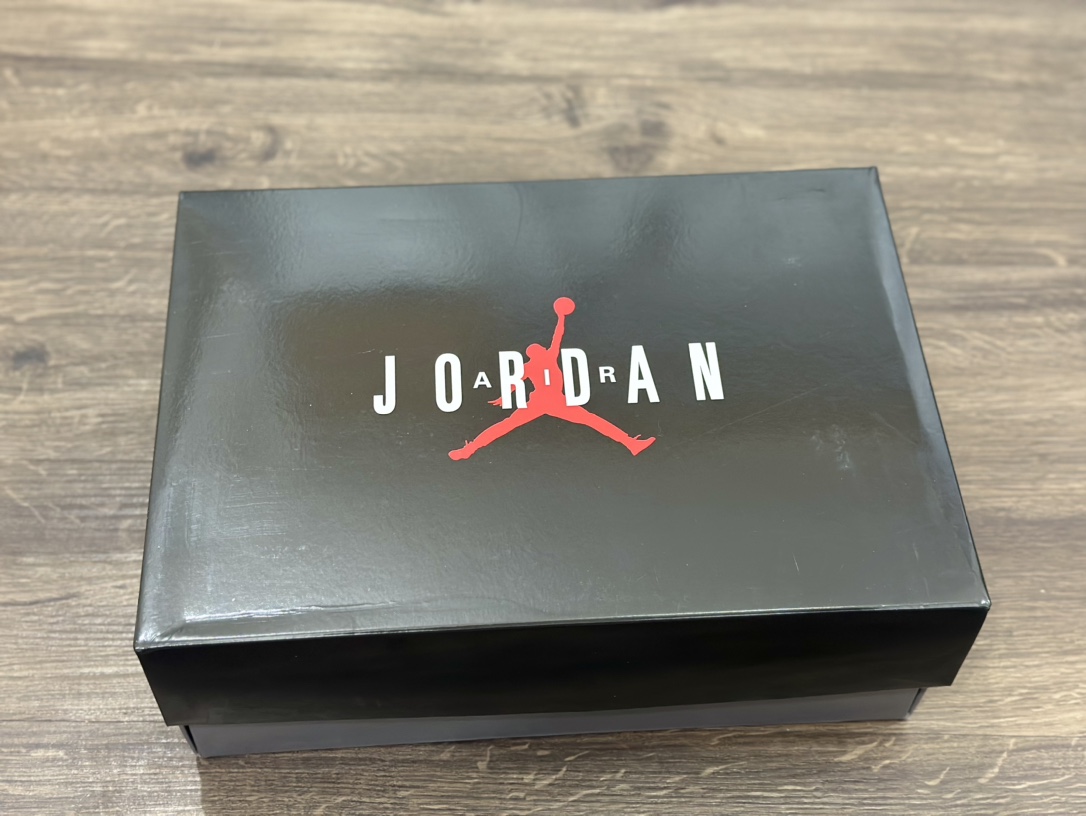 Air Jordan 11 AJ11 黑军绿 乔丹高帮篮球鞋 CT8012-300