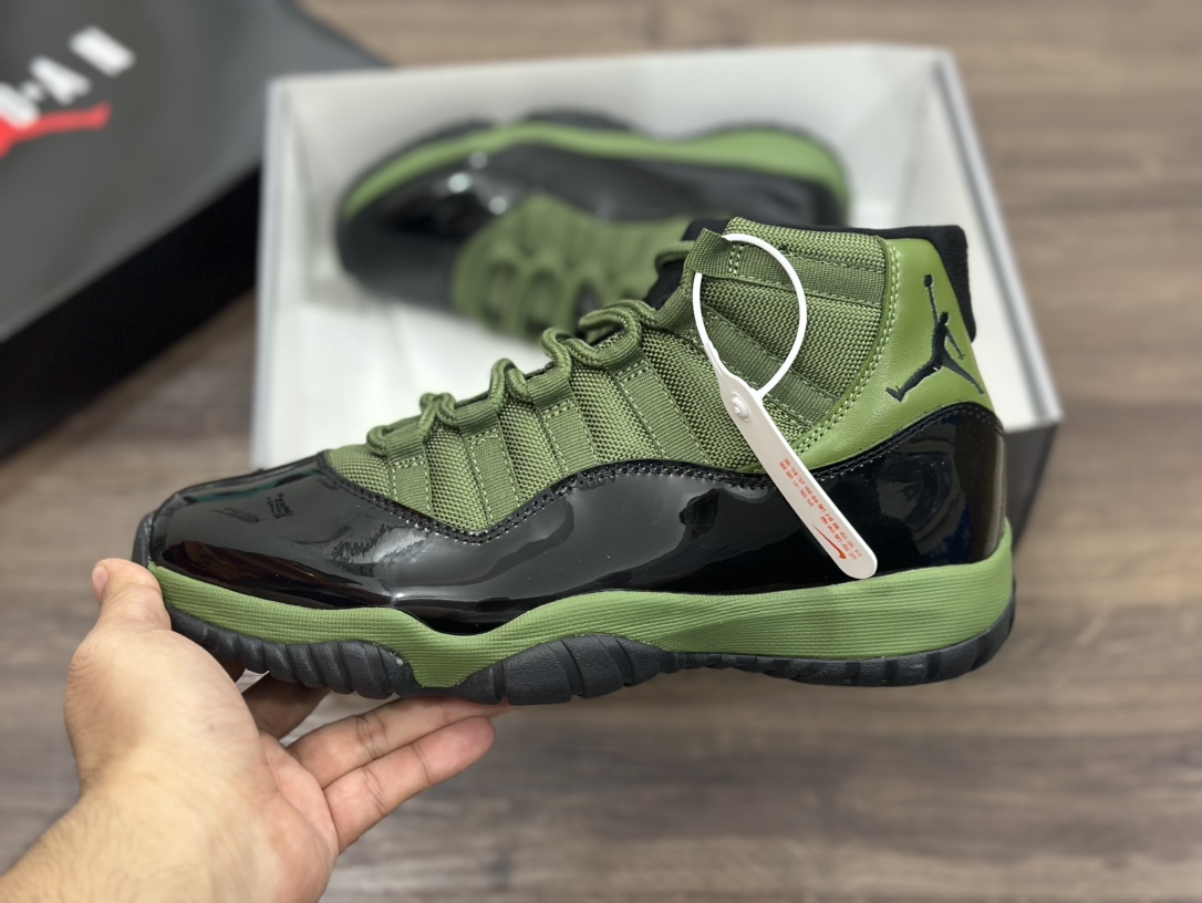 Air Jordan 11 AJ11 黑军绿 乔丹高帮篮球鞋 CT8012-300