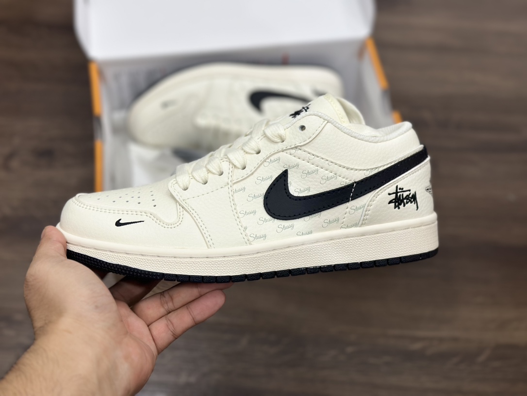 Nike Air Jordan 1 Low 米白黑 乔1低帮篮球鞋 SJ9950-008