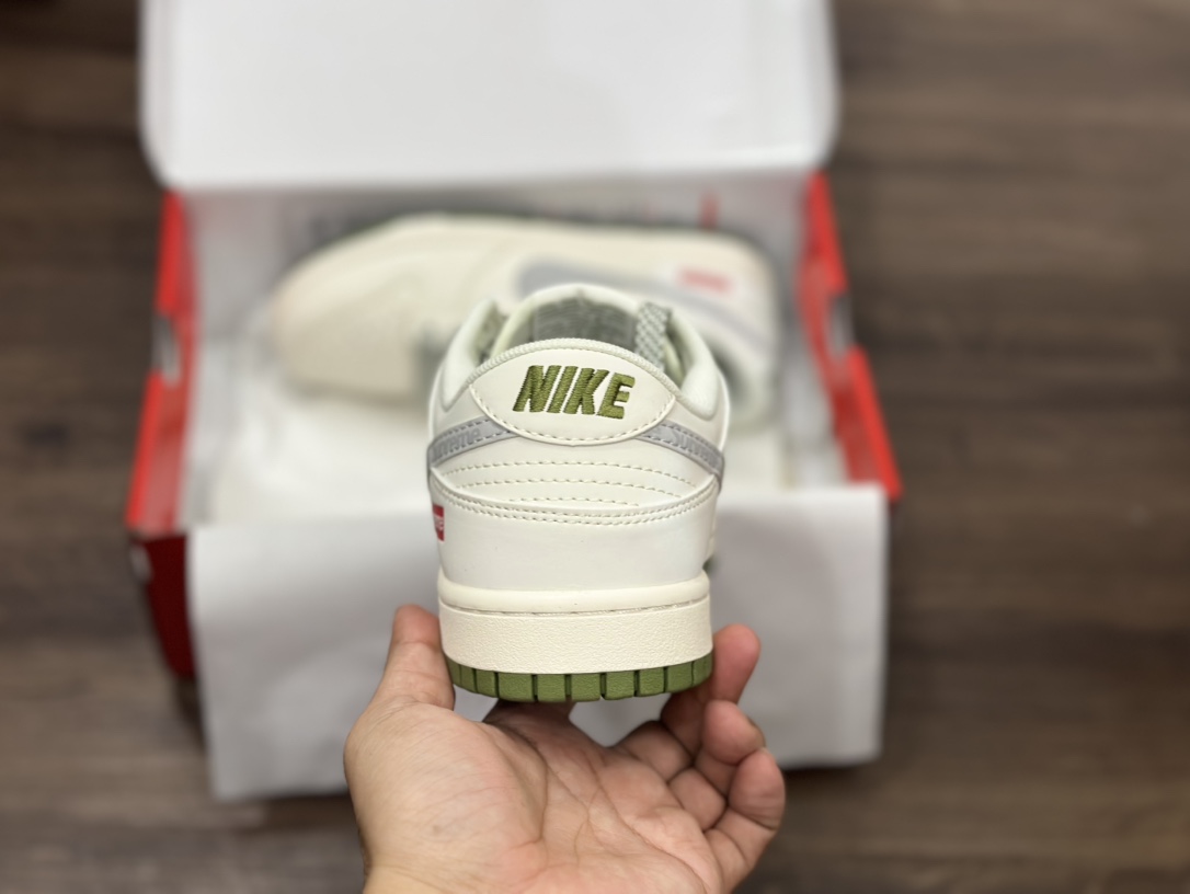 Nike SB dunk Low supreme低帮休闲运动滑板板鞋SS XX2025-330