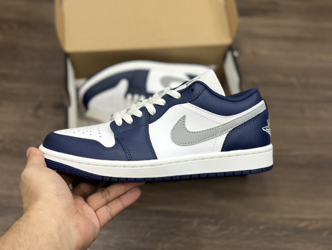 Nike Air Jordan 1 Low 白蓝倒钩乔1低帮篮球鞋 553558-141