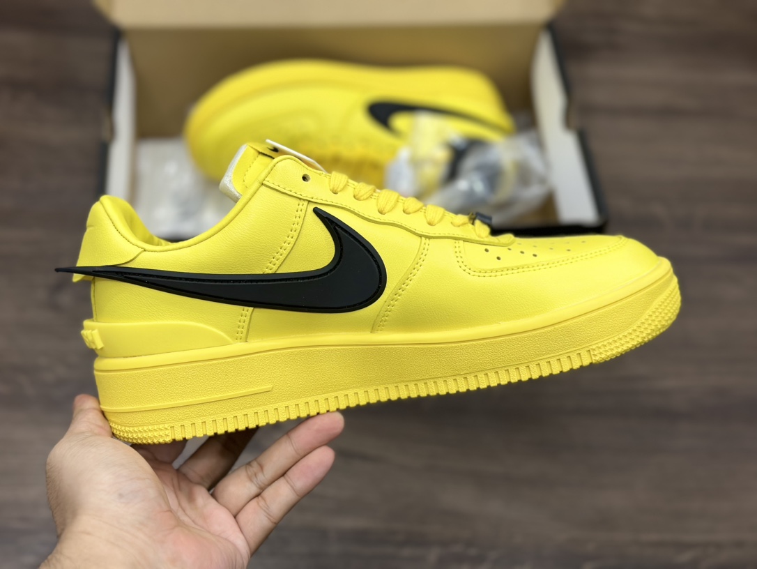 Nike Air Force 1 LOW 黄黑大勾 空军一号低帮运动鞋 DV3464-600