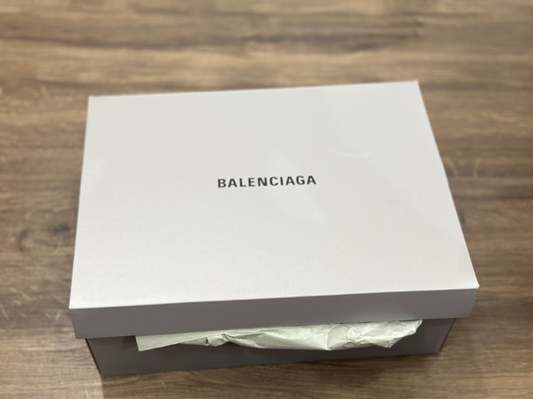 Balenciaga巴黎世家 3XL 网纱款 灰色