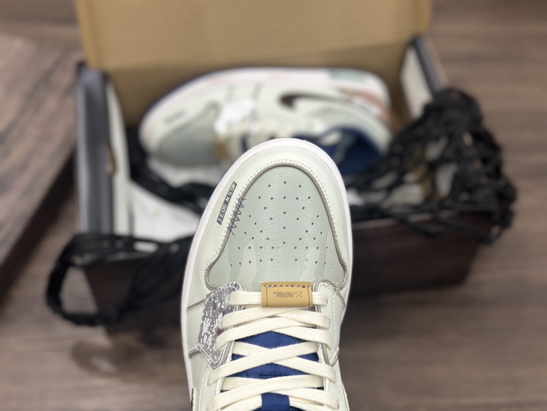 Nike Air Jordan 1 Low 乔1低帮篮球鞋LT 553558-154