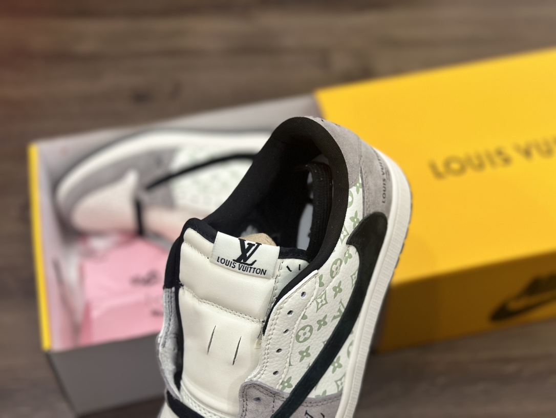 Nike Air Jordan 1 Low 倒钩 LV 乔1低帮篮球鞋 SJ2068-101