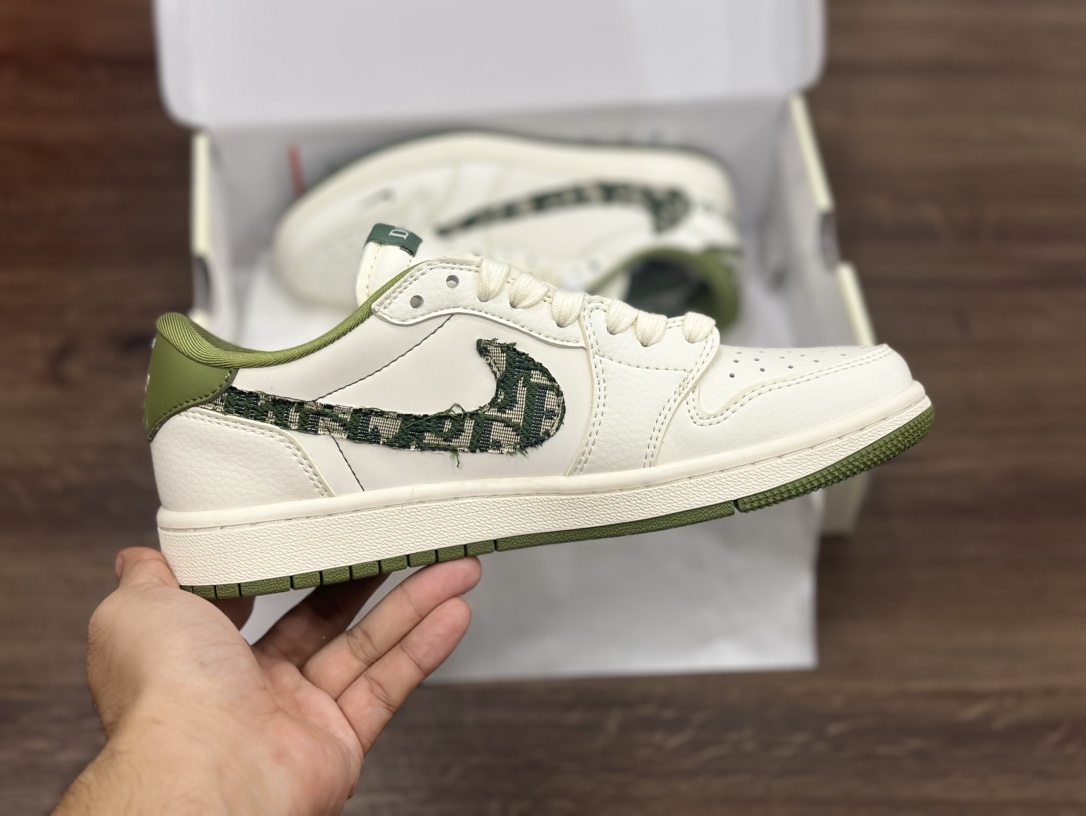 Nike Air Jordan 1 Low 迪奥 倒钩乔1低帮篮球鞋 DM6688-005