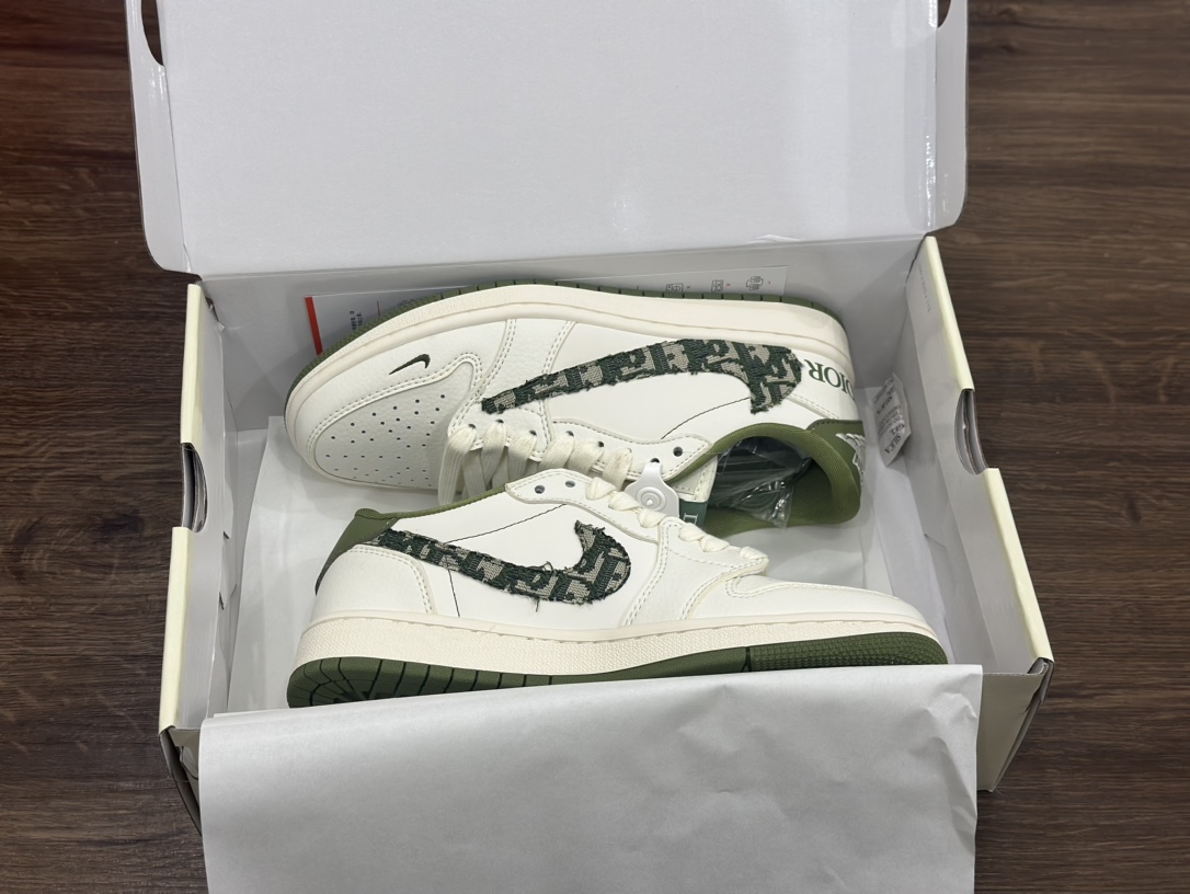 Nike Air Jordan 1 Low 迪奥 倒钩乔1低帮篮球鞋 DM6688-005