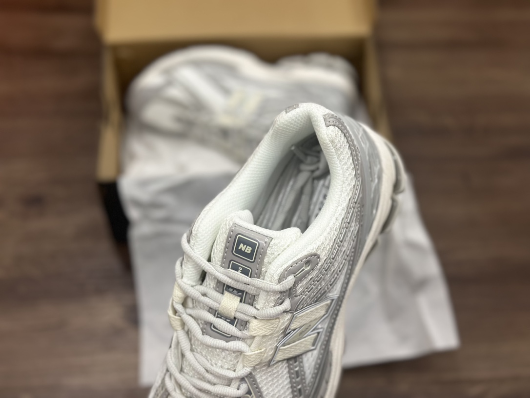 New Balance 1906系列复古老爹风休闲运动慢跑鞋 M1906RJM