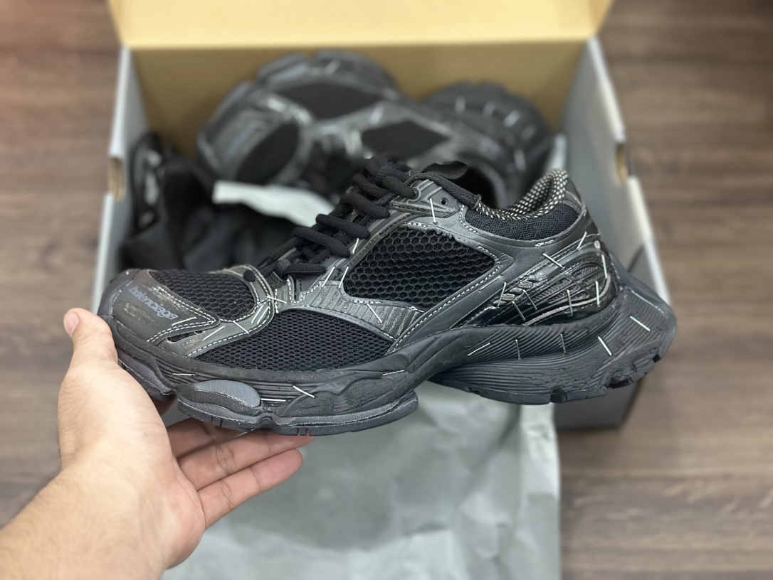 Balenciaga Runner 巴黎世家 订书钉 破坏风 手工做旧款复古老爹鞋