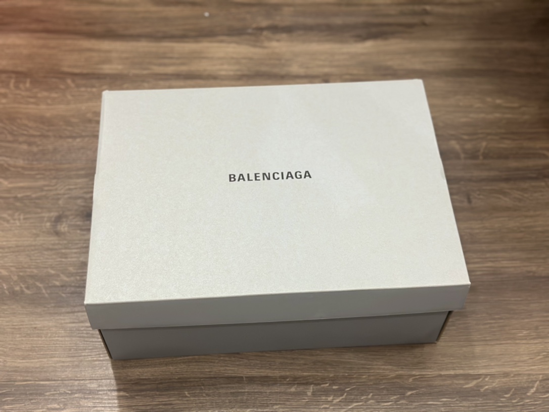 Balenciaga Runner 巴黎世家 订书钉 破坏风 手工做旧款复古老爹鞋