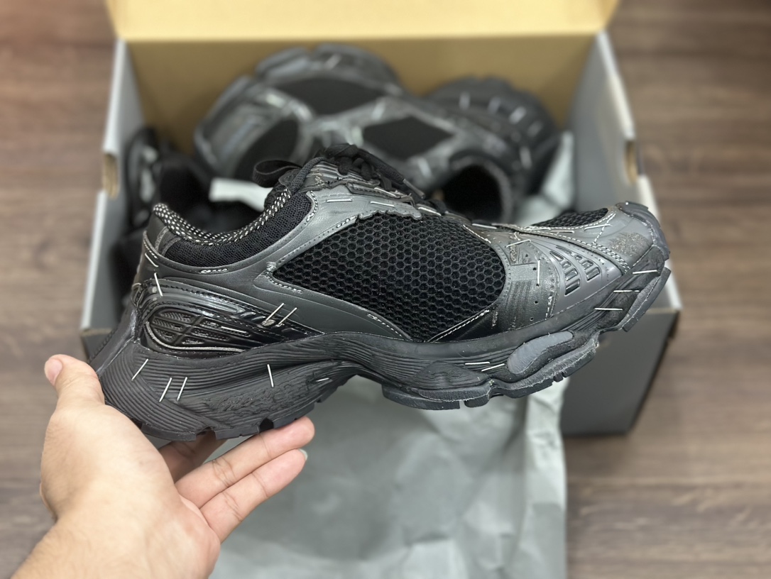 Balenciaga Runner 巴黎世家 订书钉 破坏风 手工做旧款复古老爹鞋