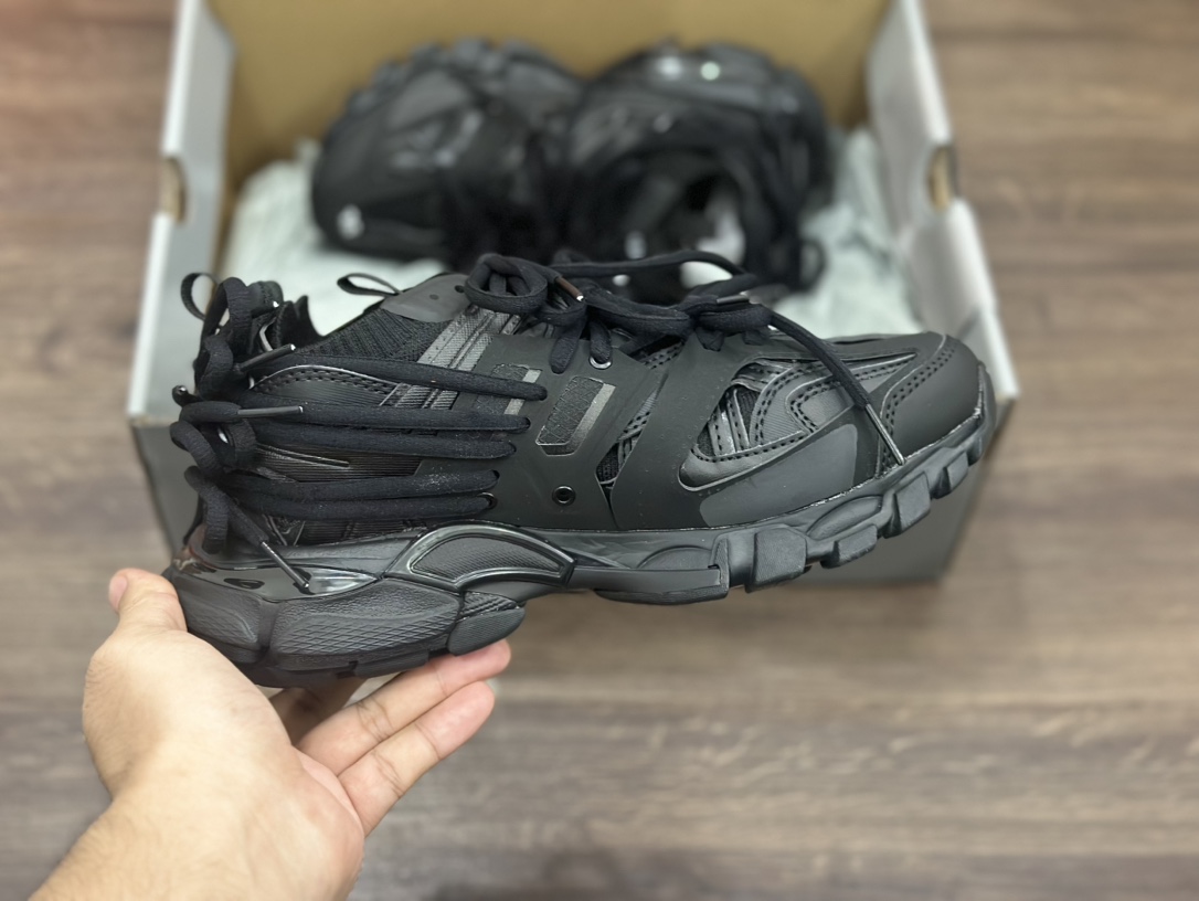 Balenciaga巴黎世家 Trak Laces 织物 3代袜套绑带款 786283 W3CO1 1000