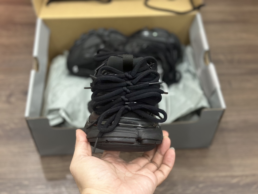 Balenciaga巴黎世家 Trak Laces 织物 3代袜套绑带款 786283 W3CO1 1000