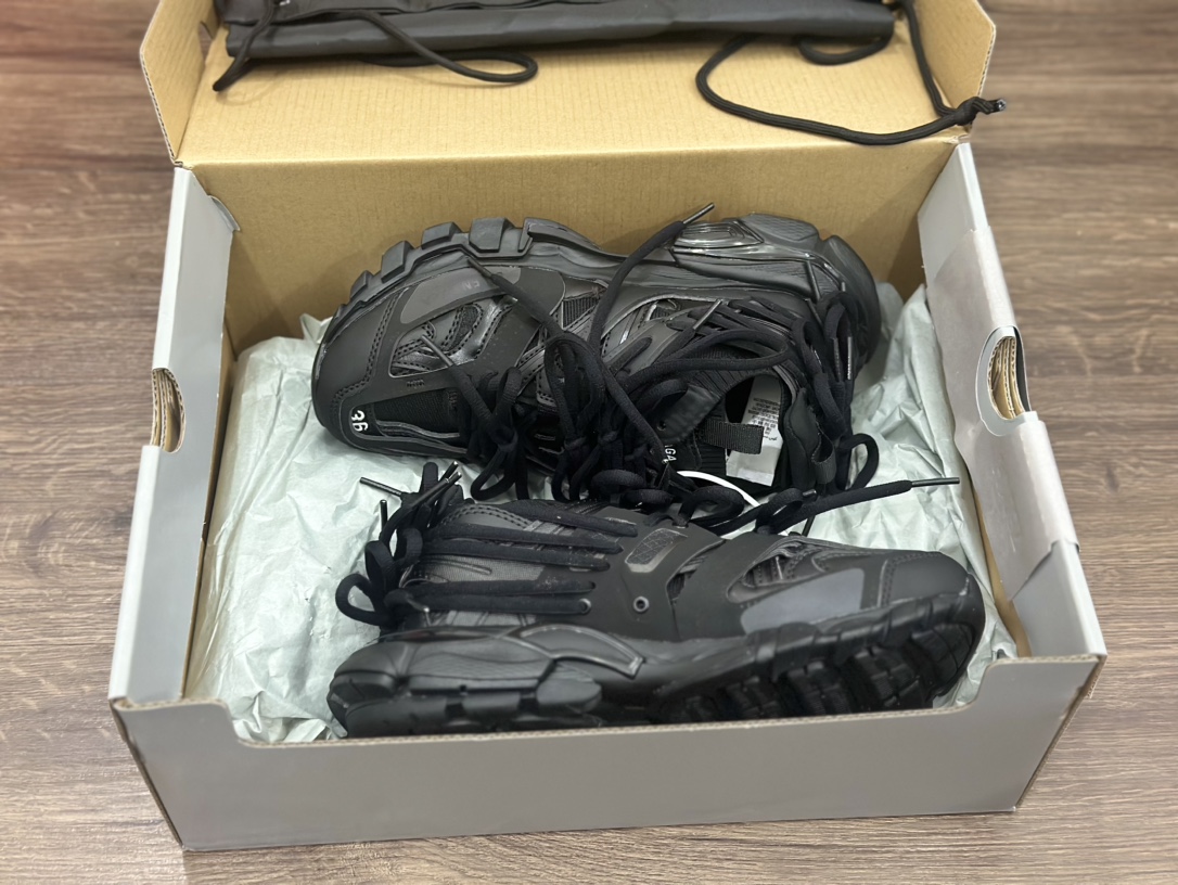 Balenciaga巴黎世家 Trak Laces 织物 3代袜套绑带款 786283 W3CO1 1000