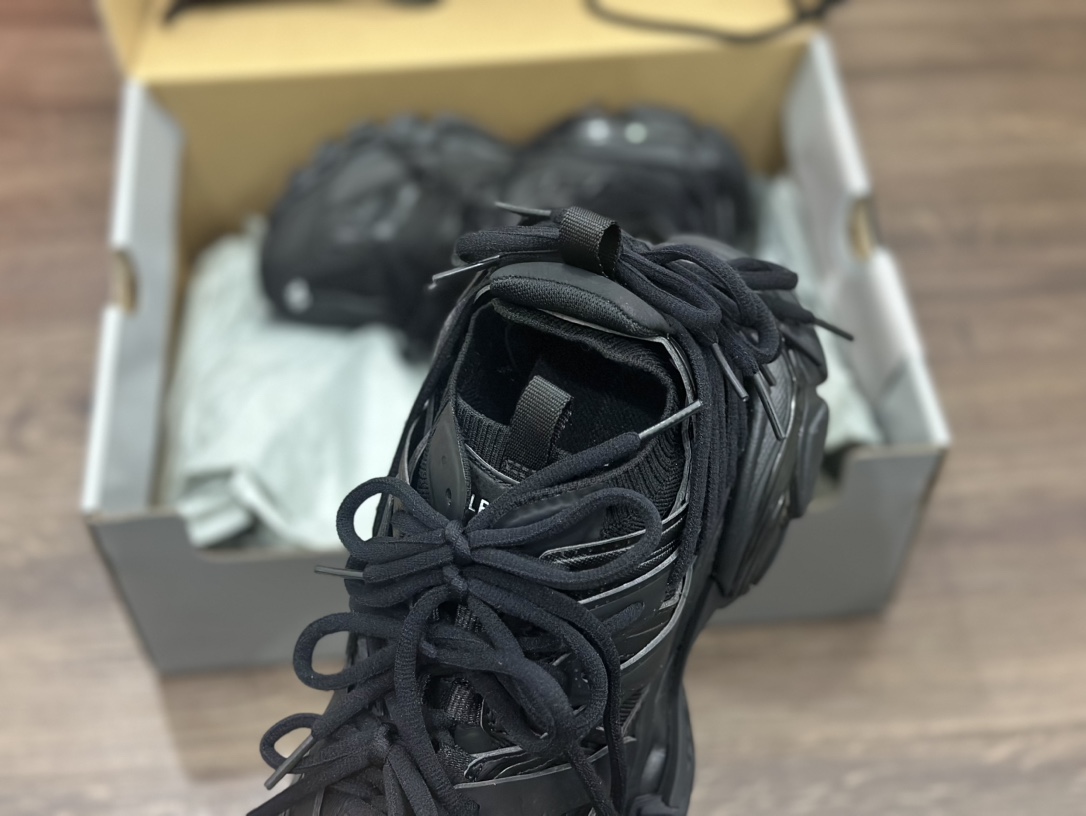 Balenciaga巴黎世家 Trak Laces 织物 3代袜套绑带款 786283 W3CO1 1000