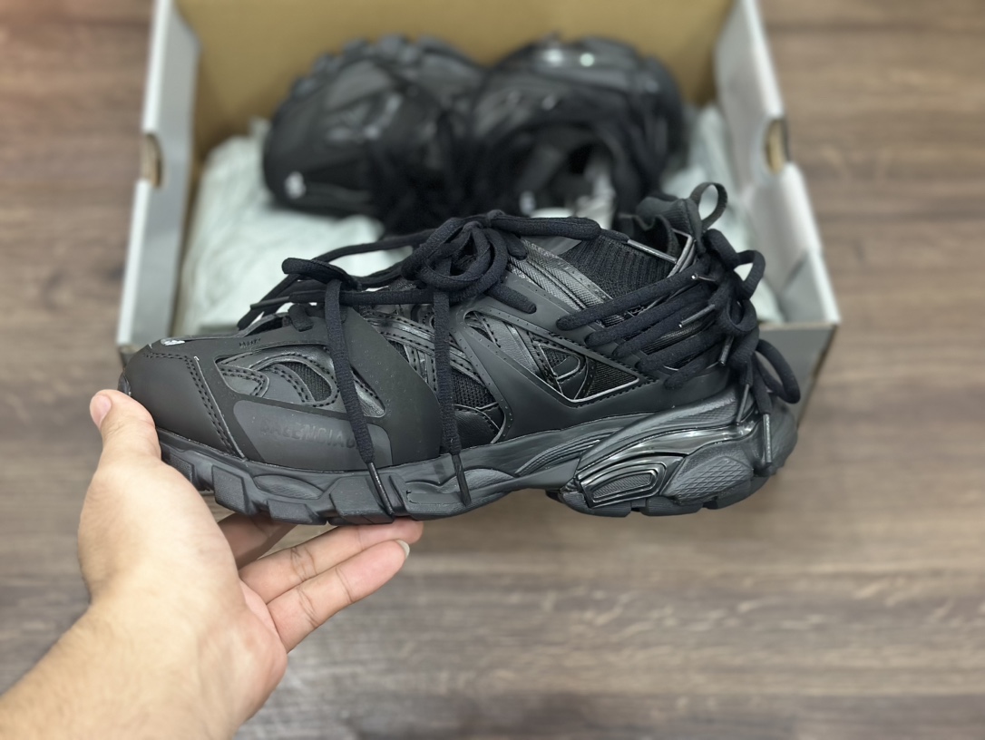 Balenciaga巴黎世家 Trak Laces 织物 3代袜套绑带款 786283 W3CO1 1000