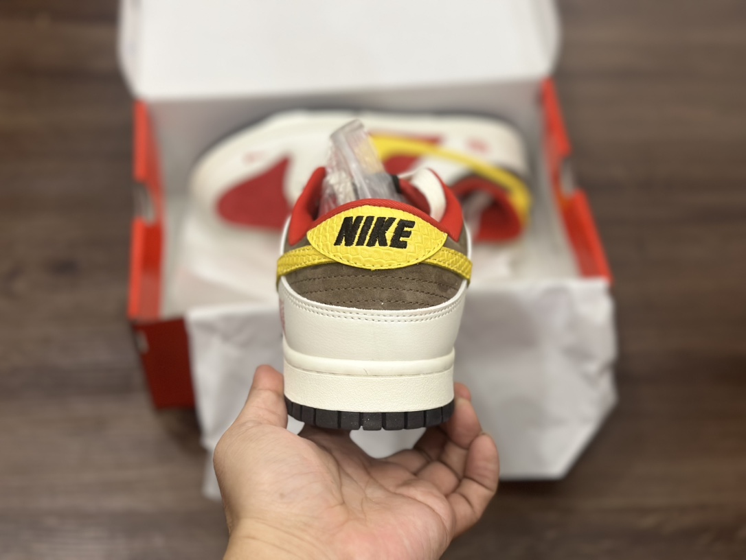 Nike SB dunk Low 龙年限定低帮休闲运动滑板板鞋 FC1688-161