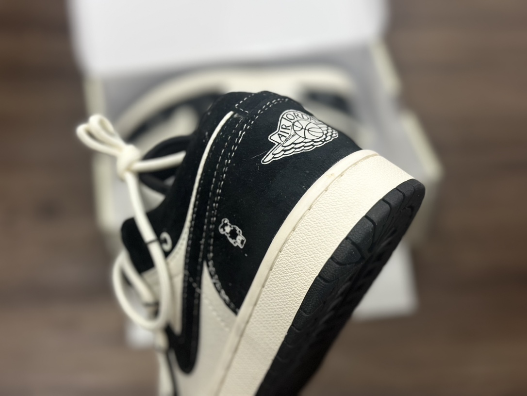 Air Jordan 1 Low AJ1 黑白绑带 低帮休闲板鞋 SJ9950-013