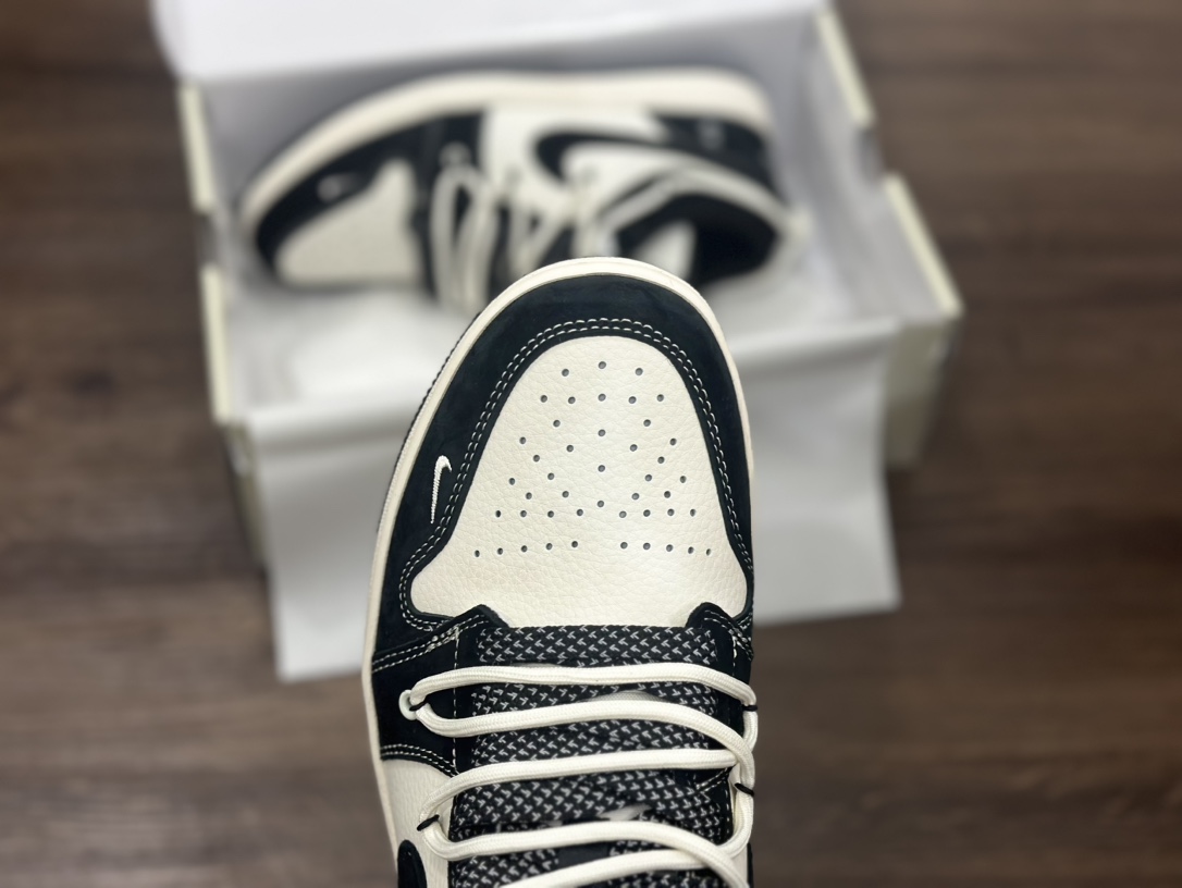 Air Jordan 1 Low AJ1 黑白绑带 低帮休闲板鞋 SJ9950-013