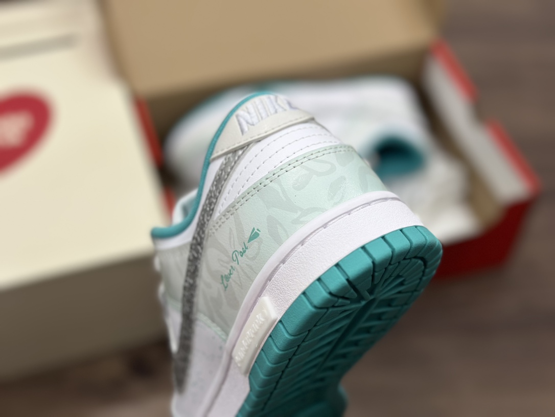 SB dunk Low 青绿白 情人节 低帮休闲运动滑板板鞋T DV0833-102