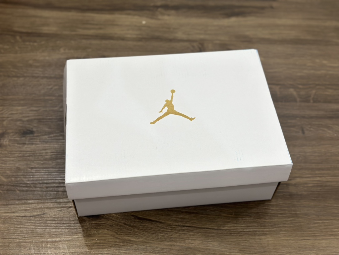 Nike Air Jordan 1 Low 漆皮黑 乔1低帮篮球鞋  HJ7743-010