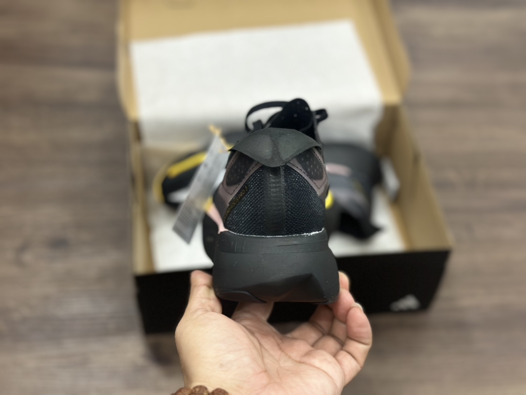 adid Adizero Adios Pro 3 舒适百搭减震防滑耐磨 低帮 碳板 马拉松跑步鞋  IG6431