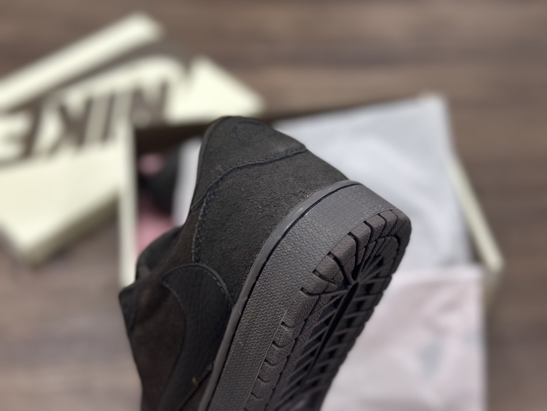 Travis Scottx Jordan Air Jordan 1 Low OG“Velvet Brown” 黑棕 三方联名倒钩 DM7866-202