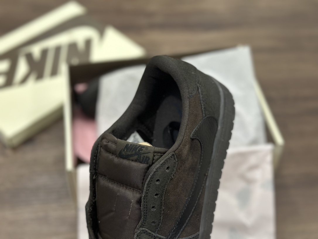 Travis Scottx Jordan Air Jordan 1 Low OG“Velvet Brown” 黑棕 三方联名倒钩 DM7866-202