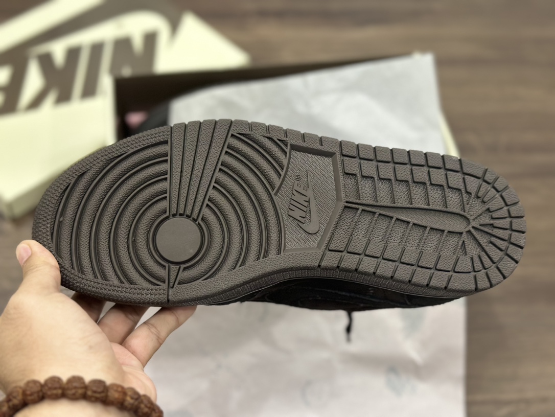 Travis Scottx Jordan Air Jordan 1 Low OG“Velvet Brown” 黑棕 三方联名倒钩 DM7866-202