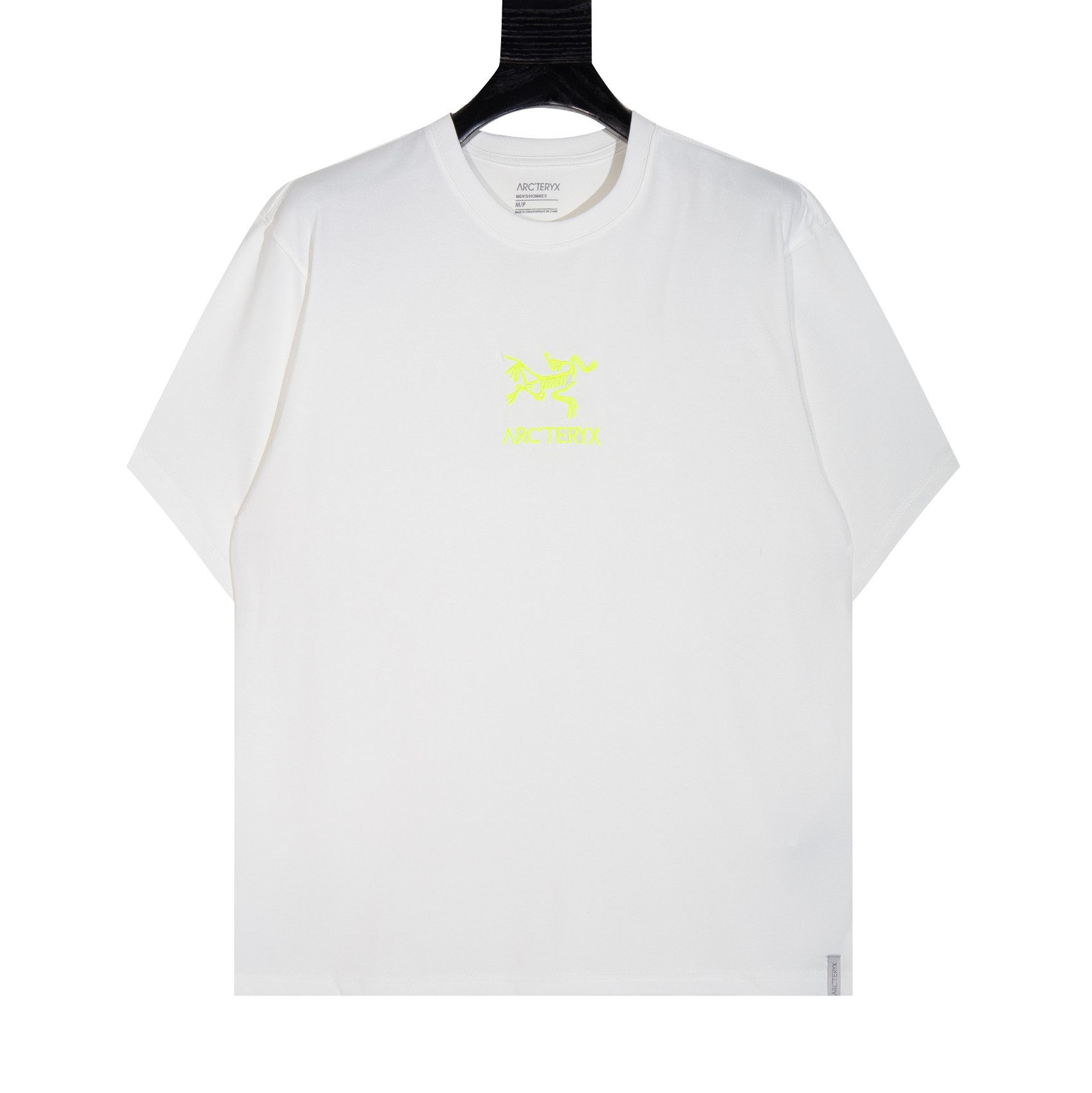 La camiseta de manga corta con bordado en el pecho Arc'teryx ARC23SS está confeccionada con tejido de algodón…