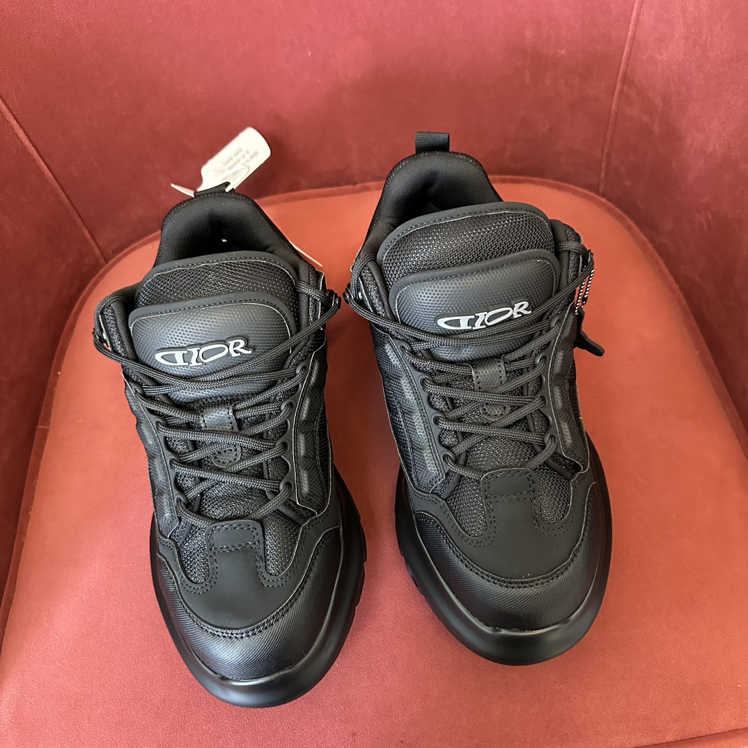 Nuevo producto de apertura de primavera 2025: zapatillas deportivas casuales Dior NEW, este modelo B57 de zapatillas de…