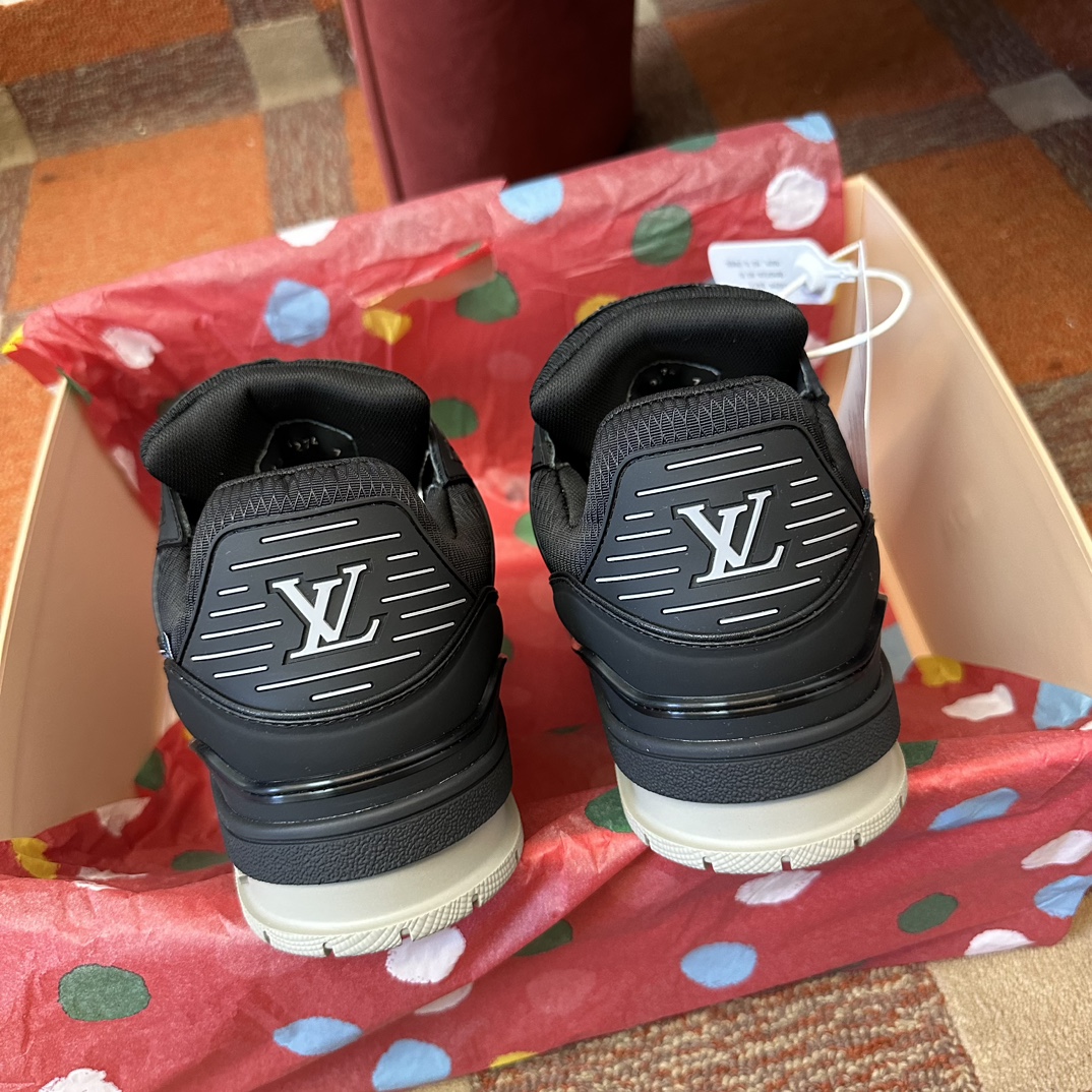 Louis Vuitton Louis Vuitton LV Trainer #54系列 运动鞋欧洲代购1W 购入