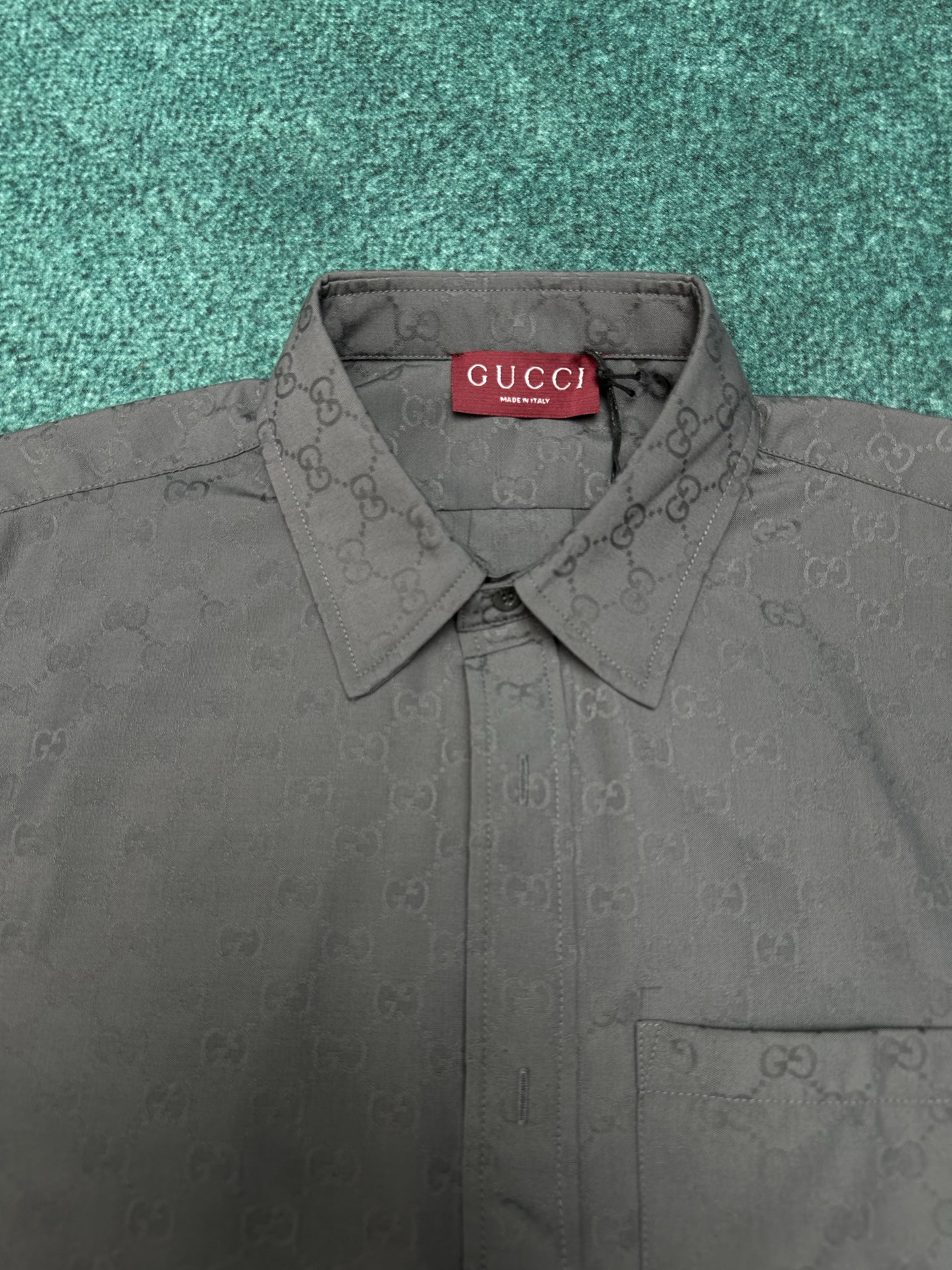 Gucci G家 26SS GG图案通过不同的纺织工艺呈现
