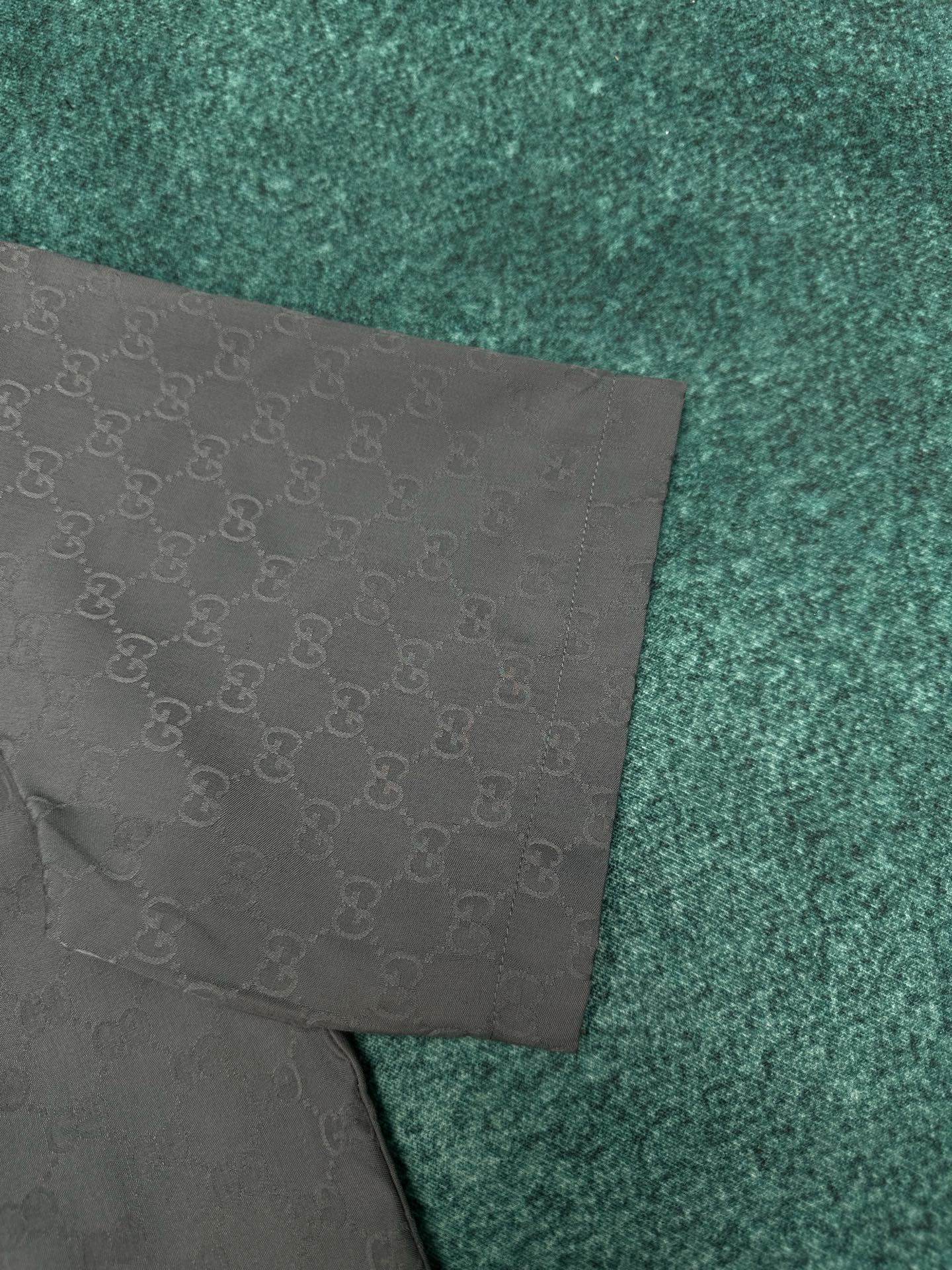 Gucci G家 26SS GG图案通过不同的纺织工艺呈现