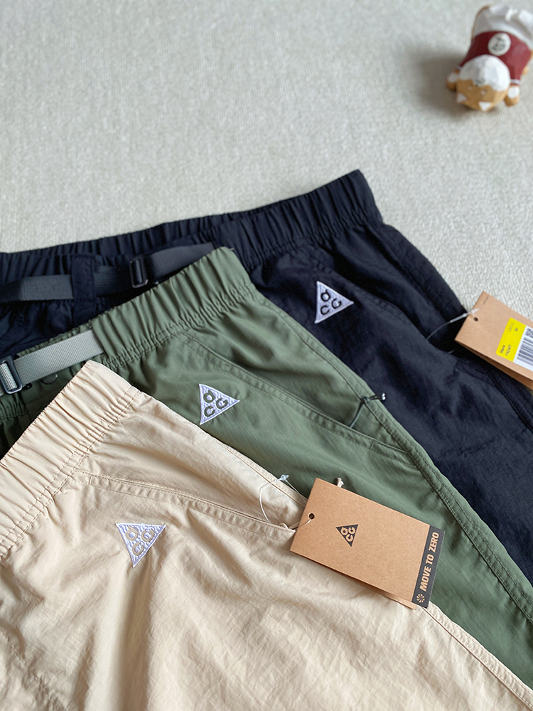 NIKE ACG 运动工装短裤服装 7