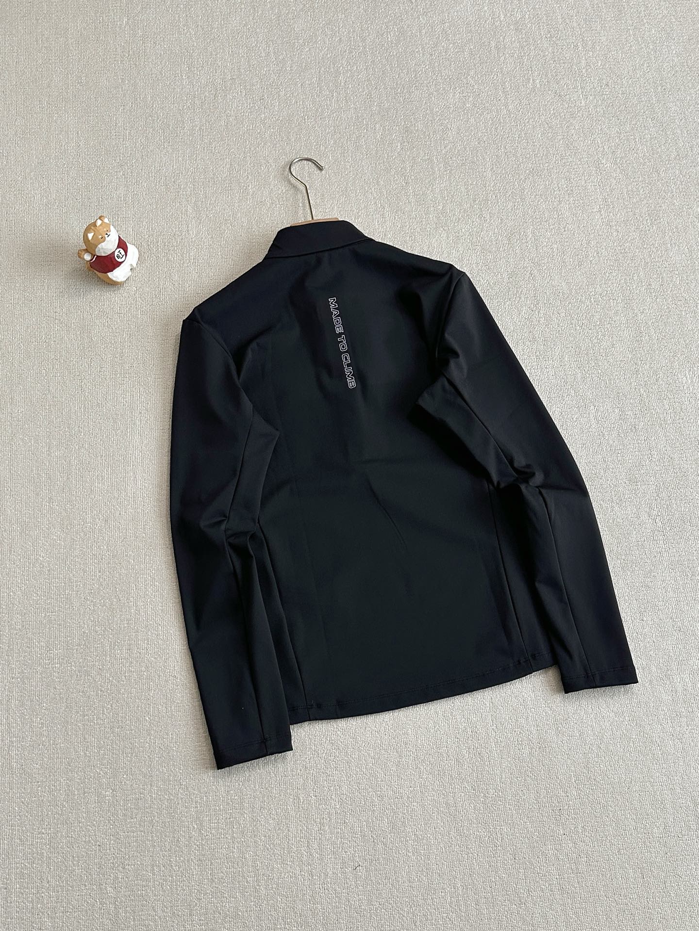 _d6D9s6M4K09OXd10HQLzB_R1UosL2VFYkEzlFIA