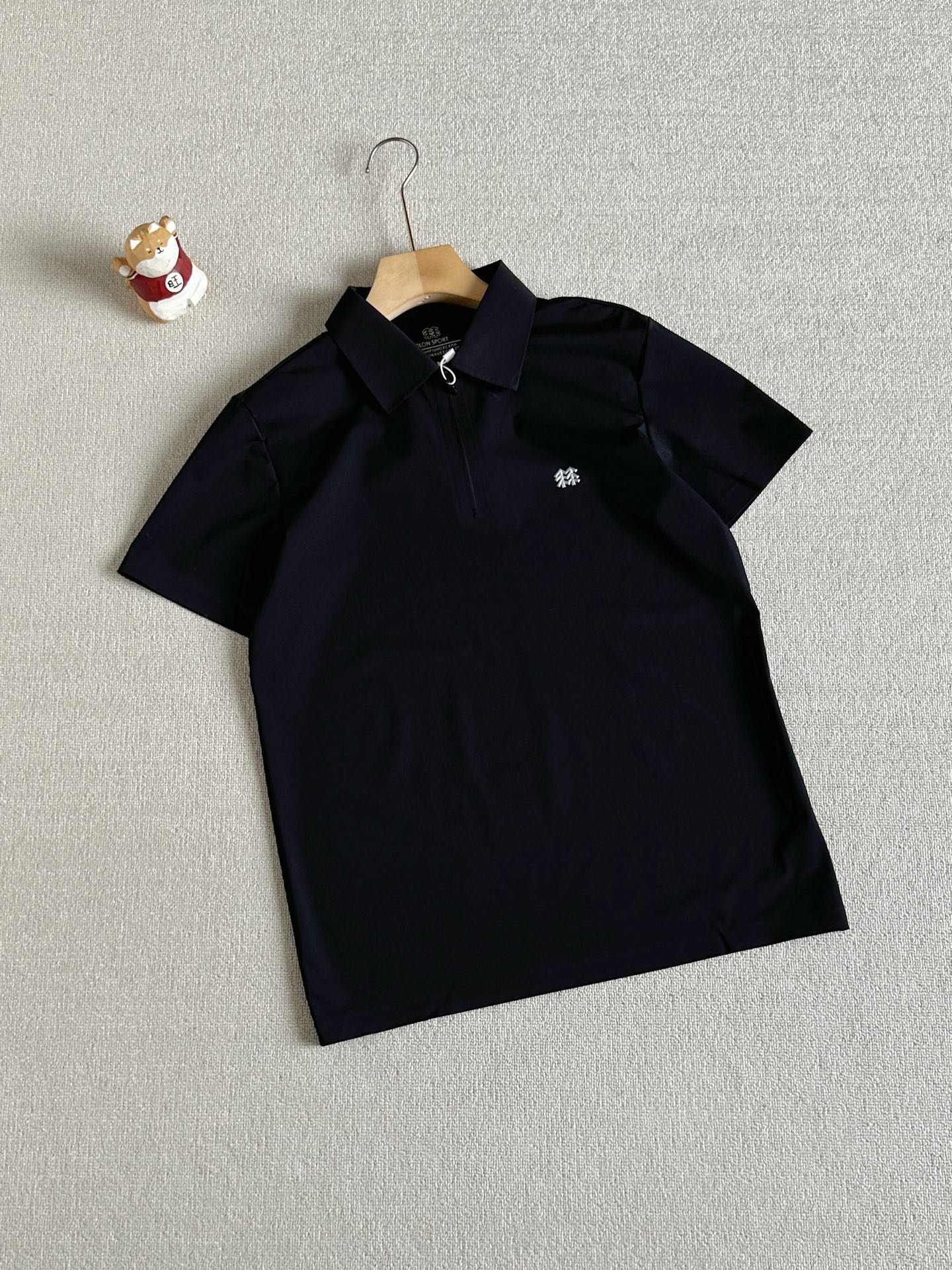 Alternative view of T-Shirt 04105 01211