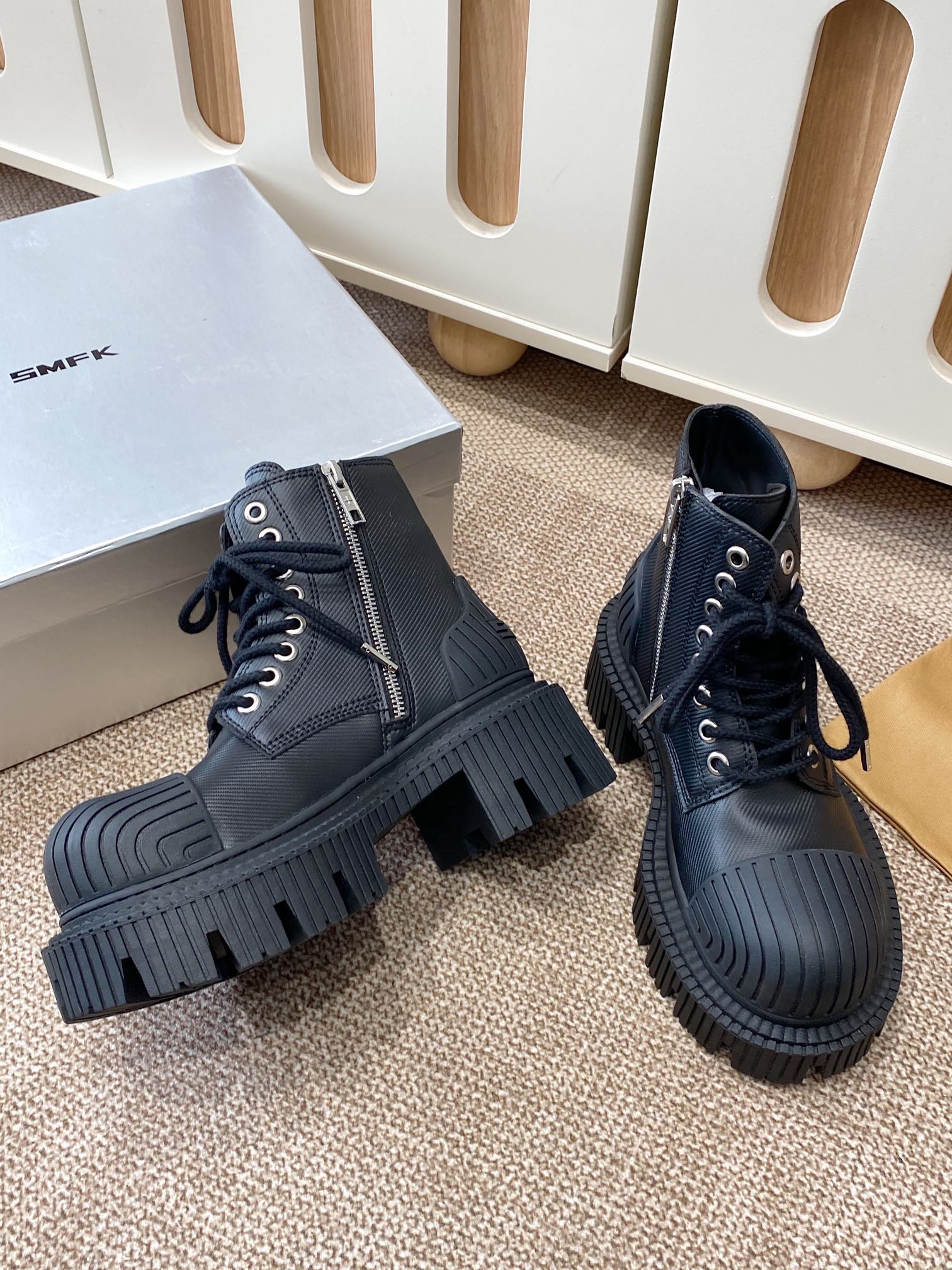Title: Martin’s 672SMFK 25ss Boots: U.S. Government Approval, Northwest Treasures in Original Material, Size 35-40. - 图片 8